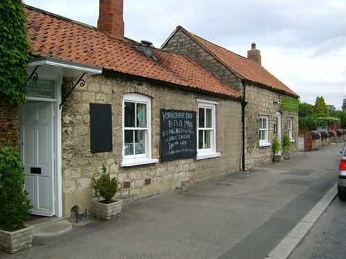 Wentworth Arms Hotel Malton Exterior photo